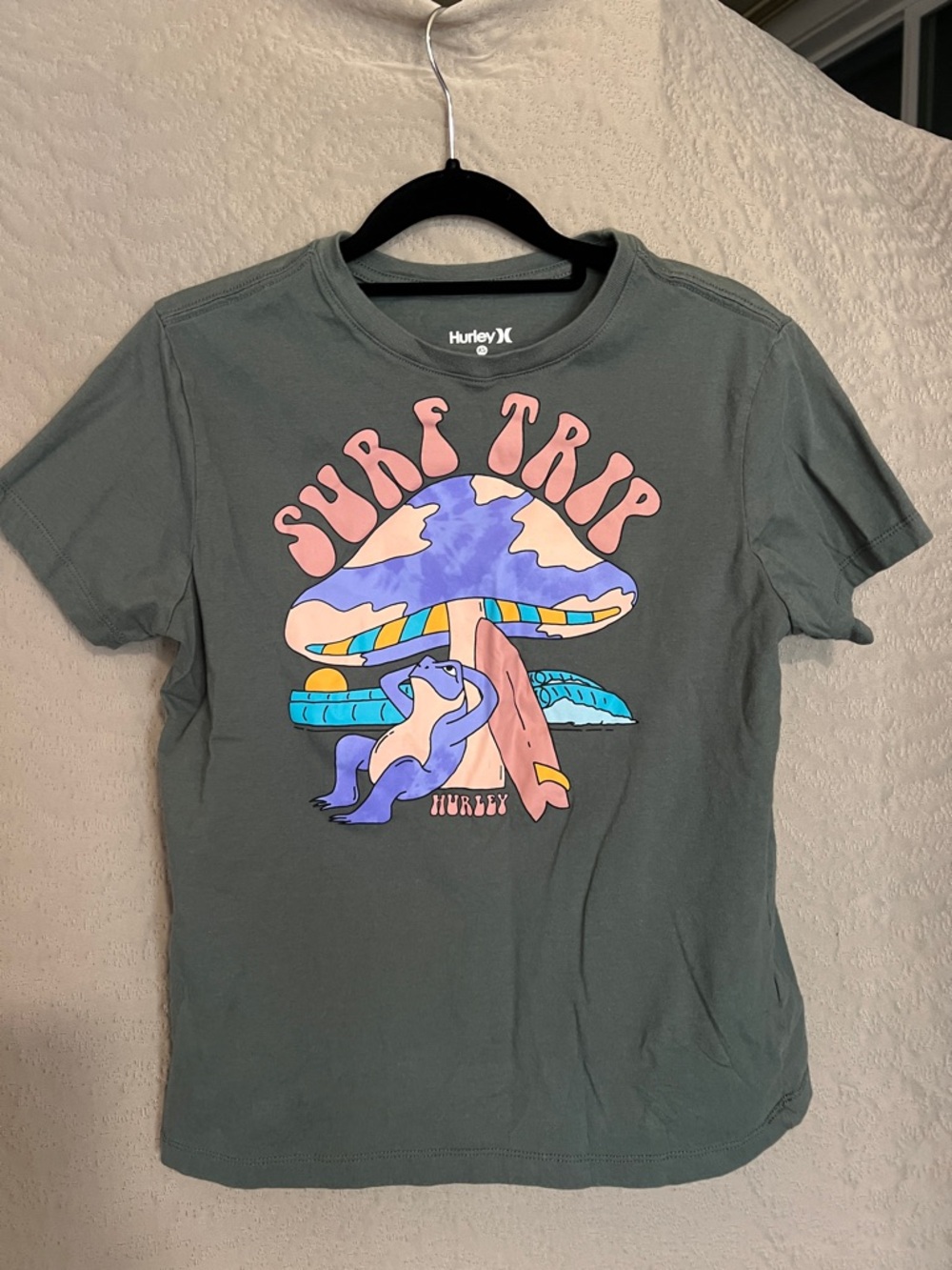 Hurley Olive Green Tee with Retro Surf Mushroom Graphic Size XS
